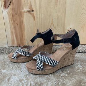 Tom’s cork wedge ankle strappy heel - 7.5w
